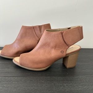 Size 39 Tan Josef Seibel open toe mules with adjustable strap